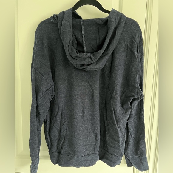 Long sleeve hoodie - Picture 2 of 3